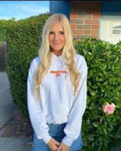 Allie Dunn Model Biography, Age, Wiki, Height, Bio, Info, Birthday