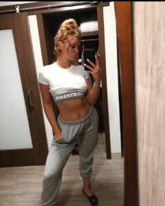 Tayy Lavie (Taylor Lavie) Biography, Wiki, Age, Height, Bio, Info, Details