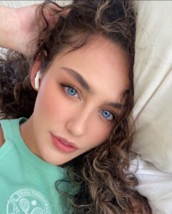 Bundle Of Bec ( Becca) Onlyfans, Wiki, Age, Height, Bio, Boyfriend